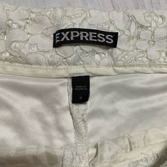 Express cream colored lace shorts. Size 4. - Picture 3 of 11